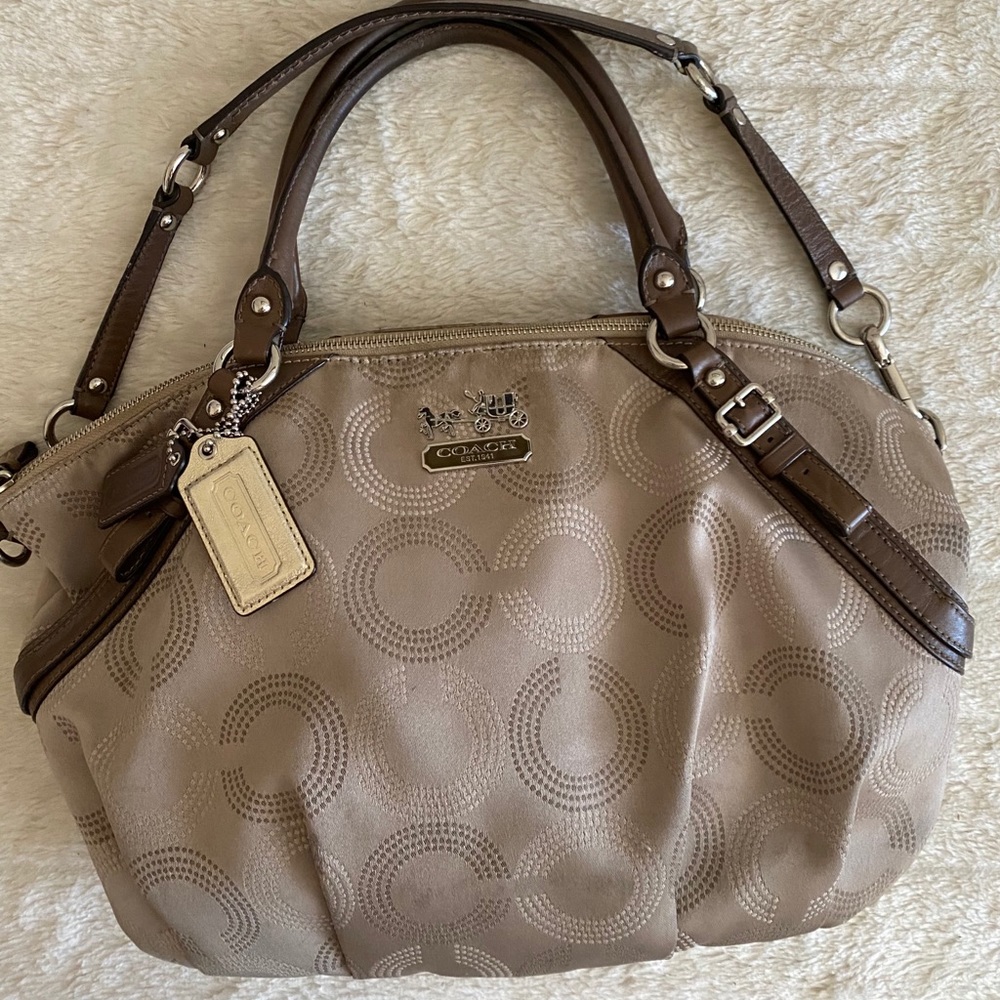 AUTHENTIC COACH HANDBAG